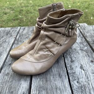 Eric Michael Web Shoemakers Brown Side Zip Booties Tassel Detail Leather Sz 40